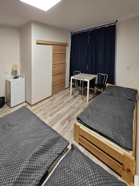 פראג Ubytovna-Hostel- Imos מראה חיצוני תמונה